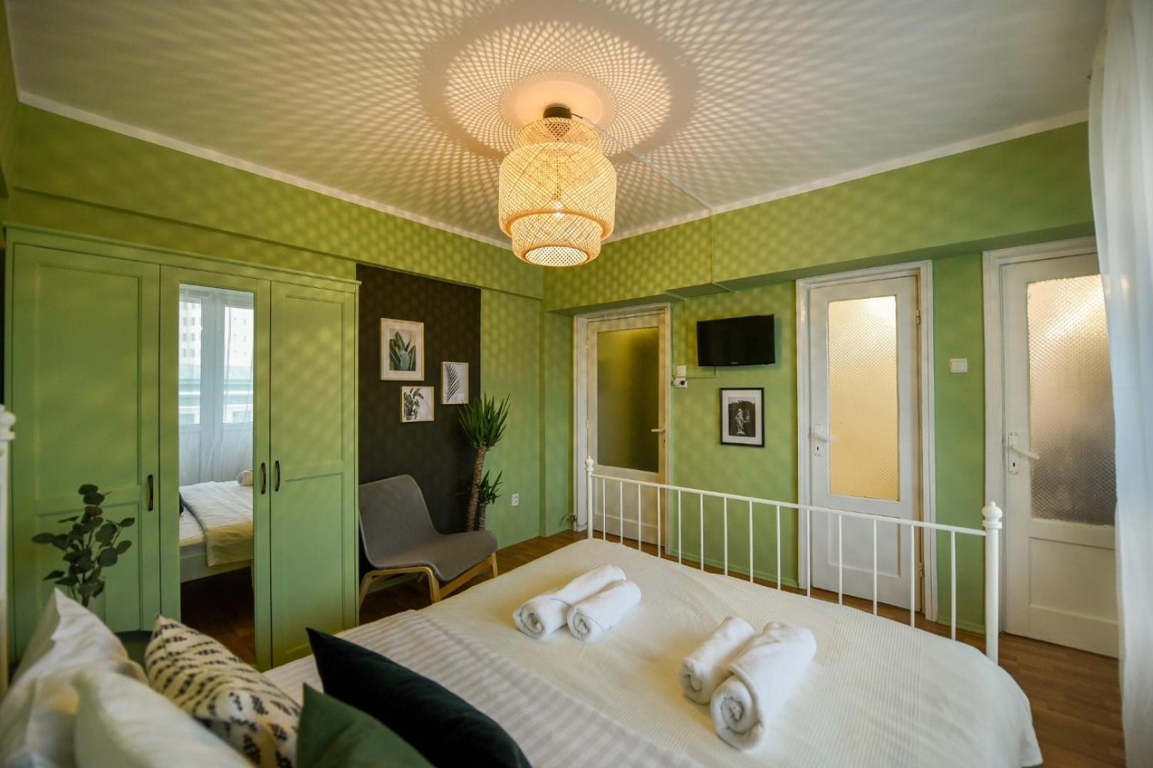 Chic Accommodation With Breathtaking Views Over Calea Victoriei - Your Central Heaven Bucharest Exterior photo